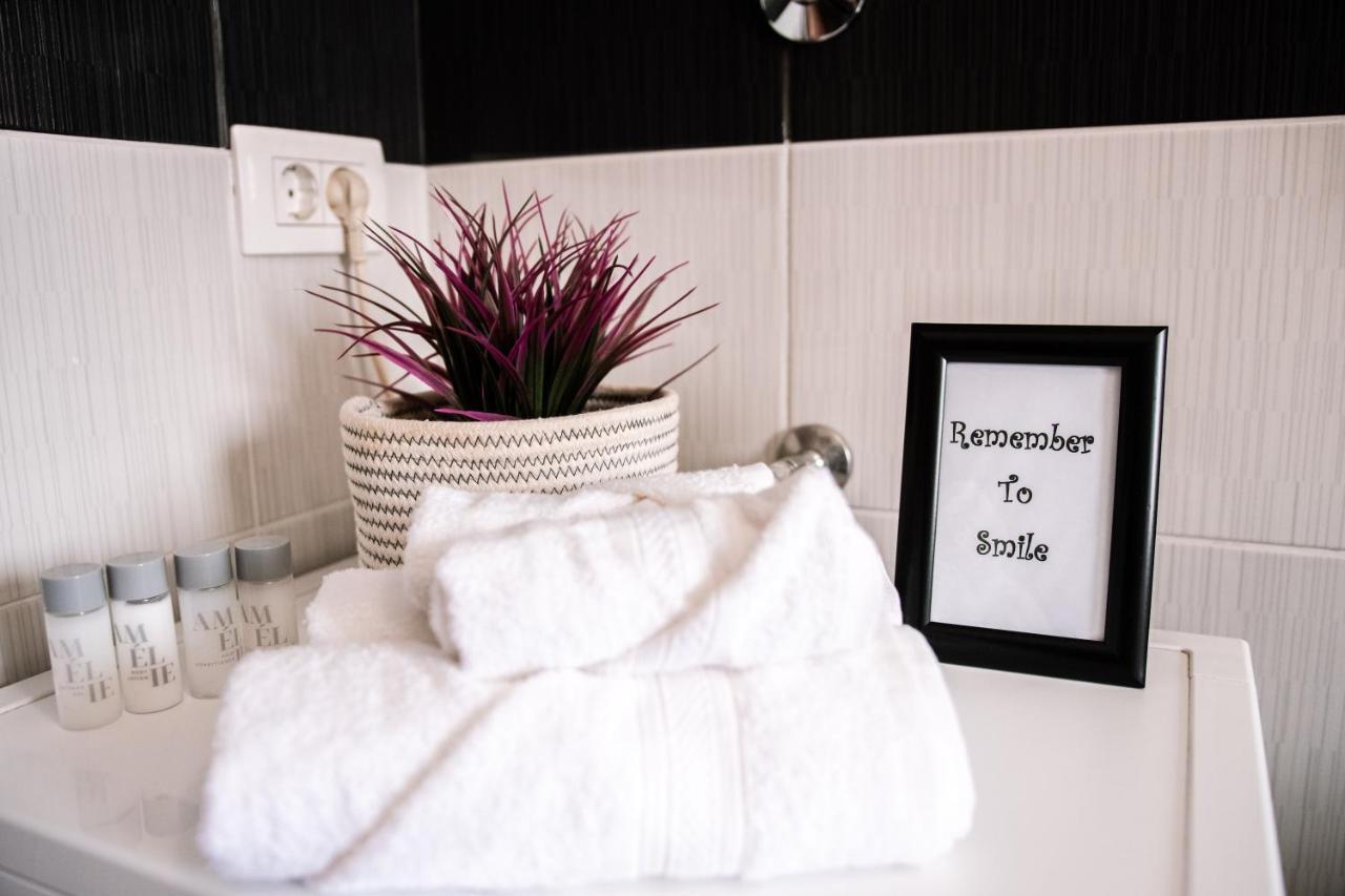 Guest House "The View" - With A Pool Donje Polje ภายนอก รูปภาพ