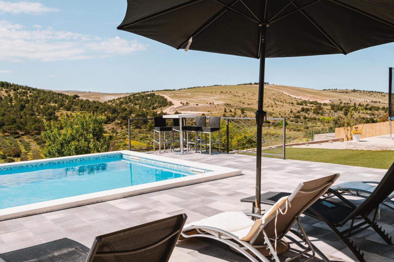 Guest House "The View" - With A Pool Donje Polje ภายนอก รูปภาพ