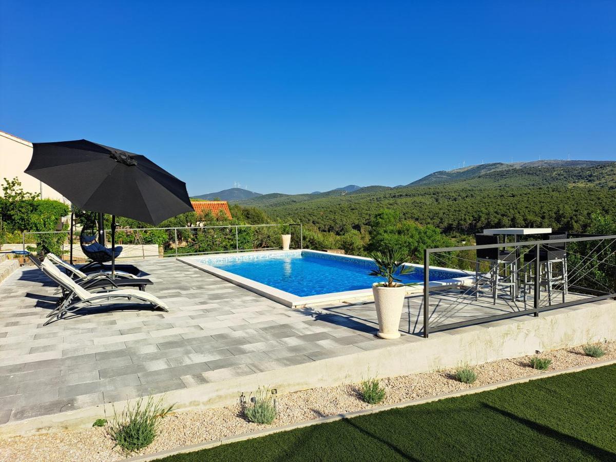 Guest House "The View" - With A Pool Donje Polje ภายนอก รูปภาพ