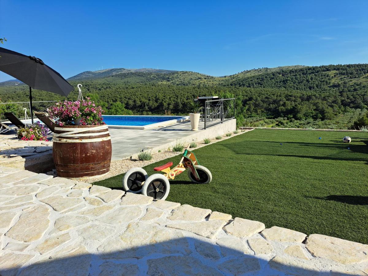 Guest House "The View" - With A Pool Donje Polje ภายนอก รูปภาพ