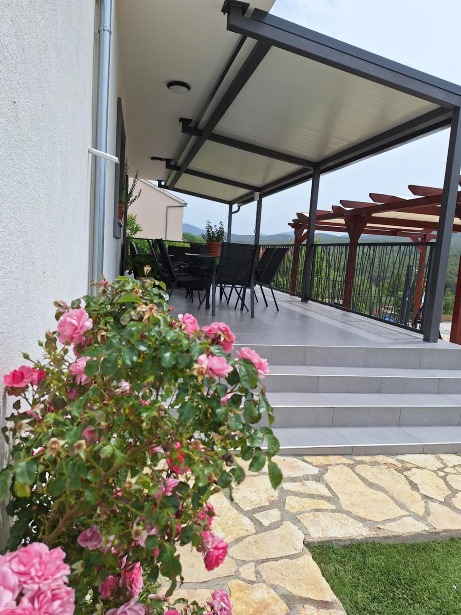 Guest House "The View" - With A Pool Donje Polje ภายนอก รูปภาพ