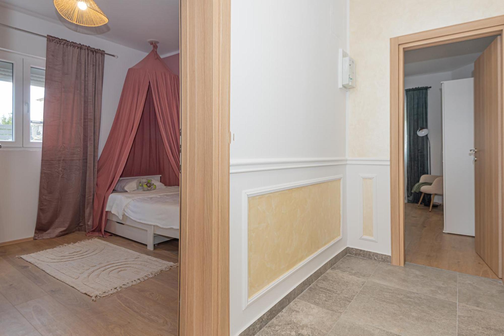 Guest House "The View" - With A Pool Donje Polje ภายนอก รูปภาพ
